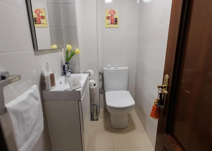 Comfort And Convenience In Marias Apartment *